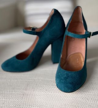 Zapato Mary Jane tacón alto de ante Clarks azul