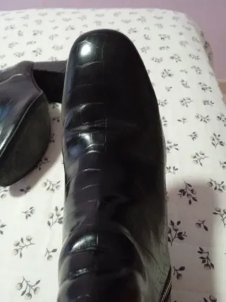 Botines negros Stradivarius efecto piel cocodrilo 