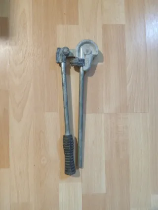 Curvadora para tubo de cobre de 10 mm. de diámetro