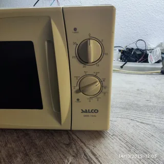 Microondas Salco SMW-700G con Grill