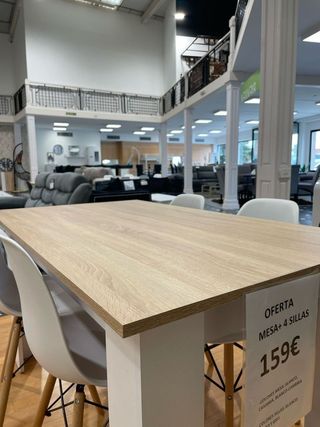 MESA COMEDOR + 4 SILLAS NORDICAS 