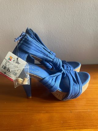 Zapatos de tacón azul Maripaz talla 37