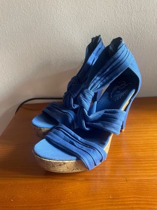 Zapatos de tacón azul Maripaz talla 37