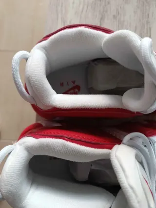 Nike Air More Uptempo '96 Premium Blanco y Rojo
