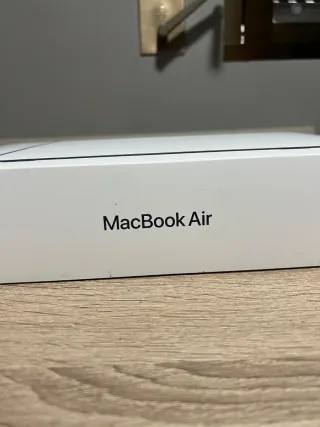 MacBook Air Apple