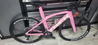 Bicicleta aero Trek Madone Talla 50 Rosa