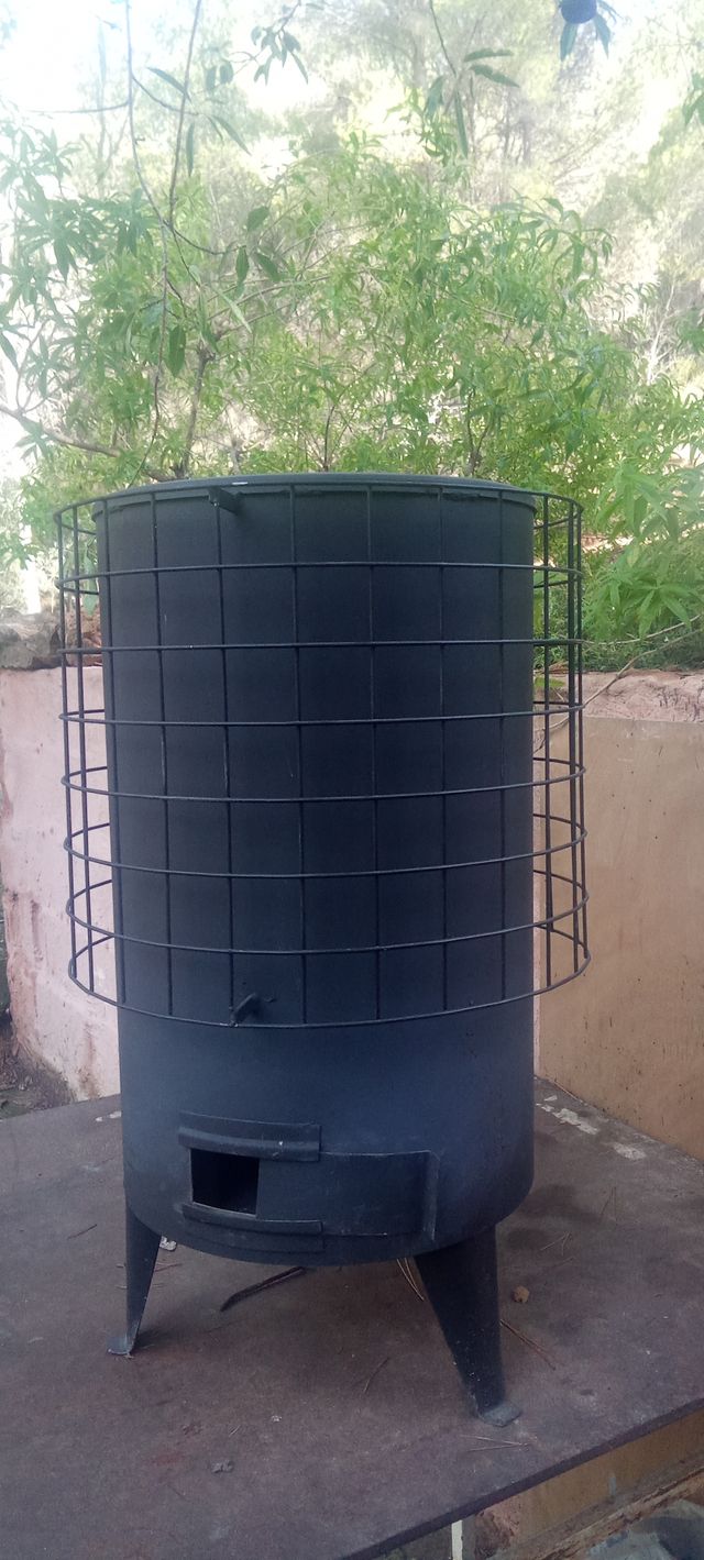 Estufa de hierro negra