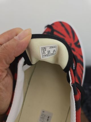 Zapatillas Vans Tye-Dye Rojas y Negras