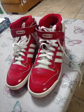 Zapatillas Adidas Rojas y Blancas