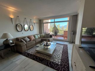 Casa adosada en alquiler en Los Naranjos - Las Brisas en Marbella