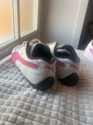 2 pares de Zapatillas Puma Blancas y Rosas