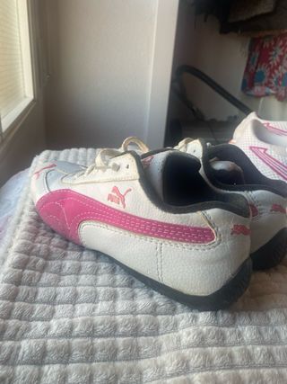 2 pares de Zapatillas Puma Blancas y Rosas
