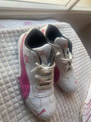 2 pares de Zapatillas Puma Blancas y Rosas