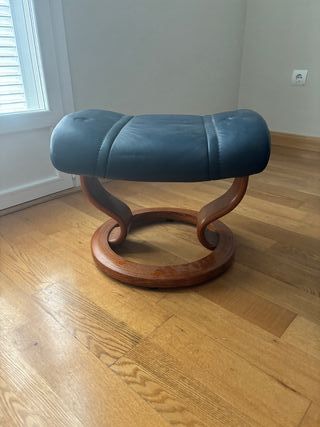 Sillón Stressless Consul cuero, madera reposapies