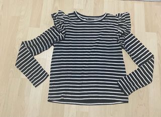 Camiseta manga larga de rayas con volantes