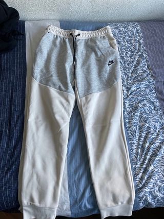 Pantalones Nike Beige y Gris