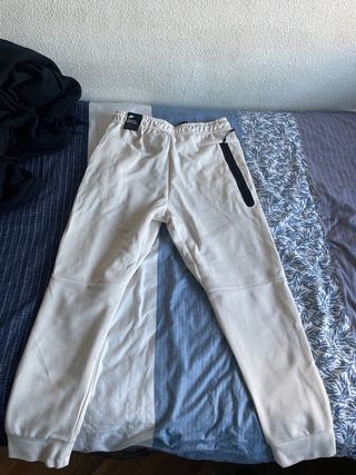 Pantalones Nike Beige y Gris