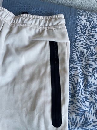 Pantalones Nike Beige y Gris