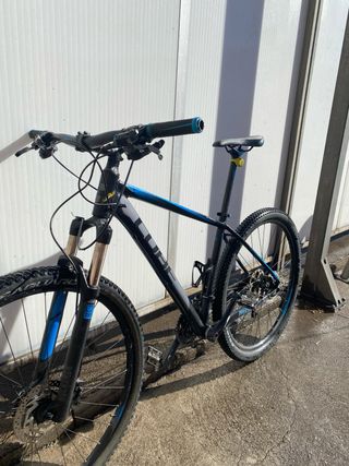 Bicicleta de montaña Cube