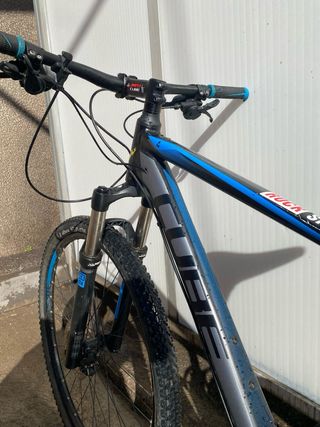 Bicicleta de montaña Cube