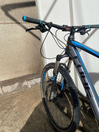 Bicicleta de montaña Cube