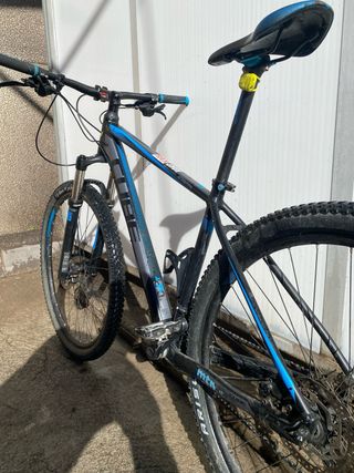 Bicicleta de montaña Cube