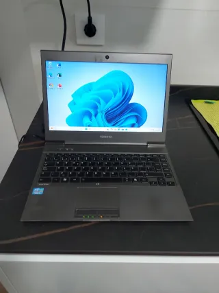 Portátil Toshiba Portege Z830-10F.  i5.Windows 11p