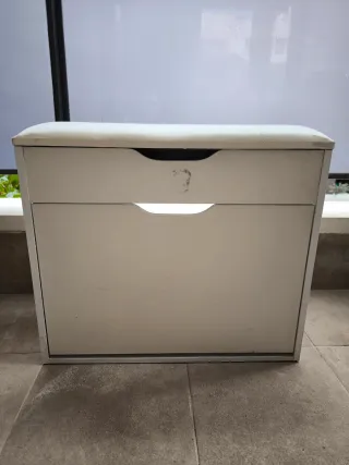 Zapatero de madera blanco para restaurar