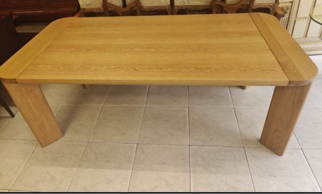 Mesa de madera con 6 sillas