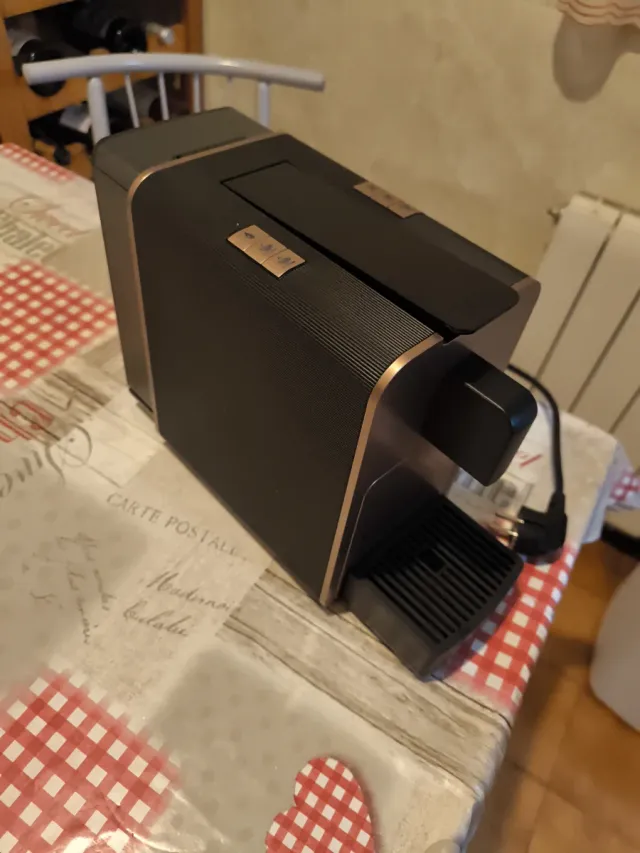 Cafetera Cremesso para piezas o arreglar