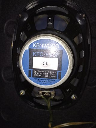 Bandeja y altavoces saxo