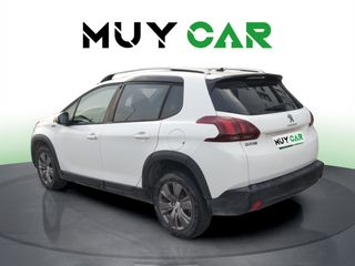 Peugeot 2008 BlueHDi 100 Signature 73 kW (100 CV)