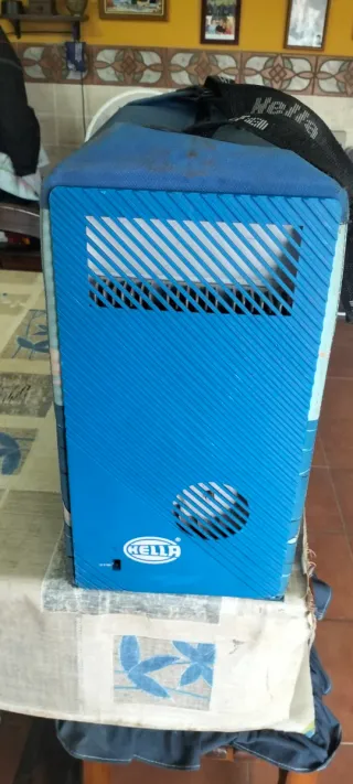 Nevera portátil coche HELLA