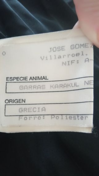 Abrigo de piel Karakul negro