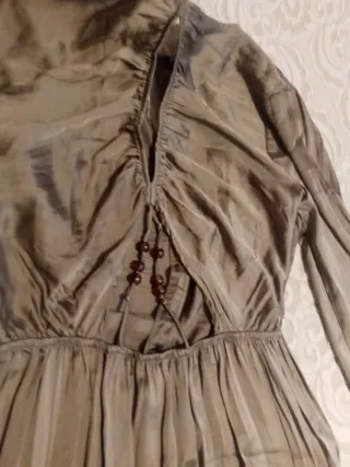 Vestido largo verde con abalorios