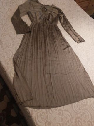 Vestido largo verde con abalorios