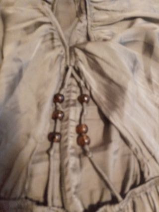 Vestido largo verde con abalorios