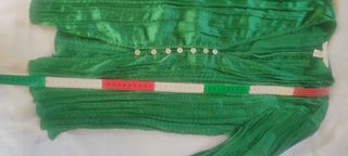 Blusa H&M verde satinada efecto arrugado