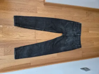 Pantalón vaquero negro talla 42