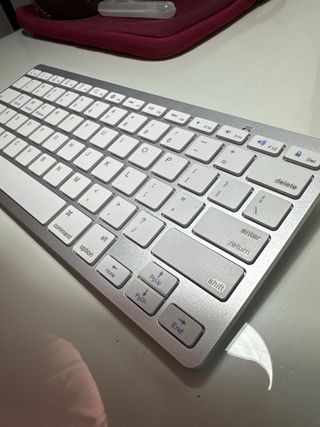 Teclado Bluetooth keyboard
