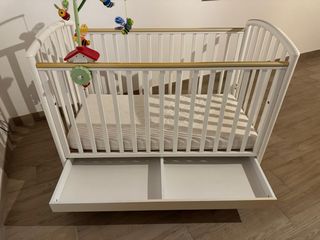 Lettino bimbo con cassettone