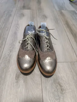 Zapatos charol beige/plata