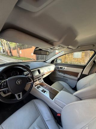 Jaguar XF 2.2 D Luxury 200 CV Automático 