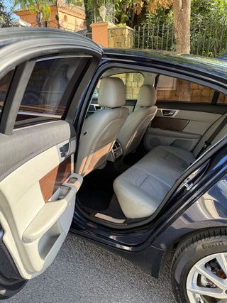 Jaguar XF 2.2 D Luxury 200 CV Automático 