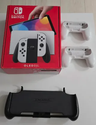 Nintendo Switch OLED bianco + accessori