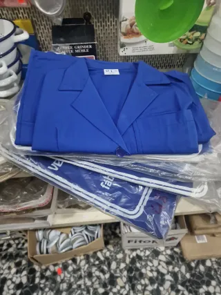Bata azul de trabajo