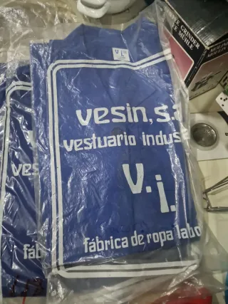 Bata azul de trabajo