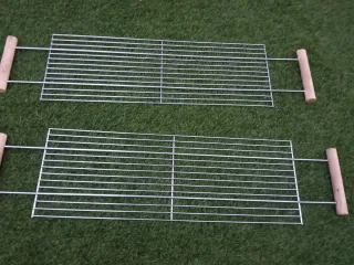 Barbacoa de carbón con ruedas
