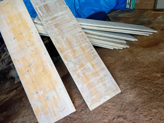Tableros de madera mide 2 metros por 50cm