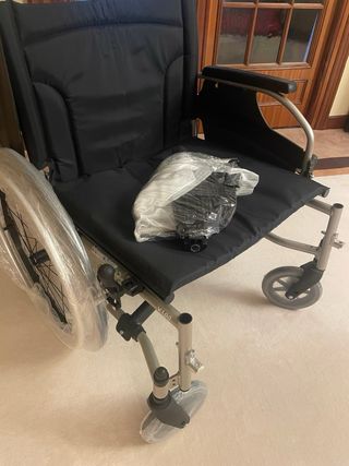 Silla de ruedas Vermeiren V100 XL talla 56 (Nueva)
